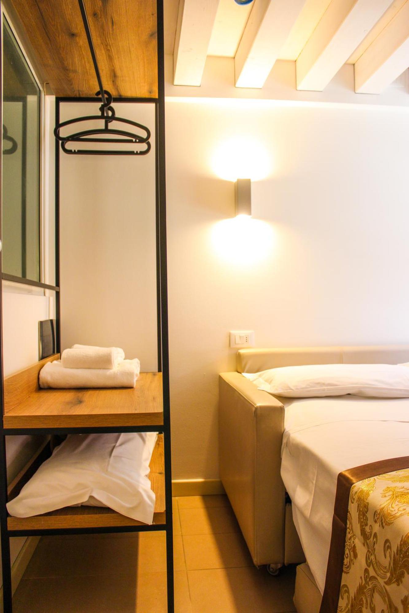 Al Canal Regio - Guest House Венеция Экстерьер фото